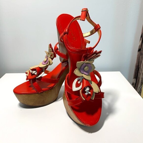 Coach Shoes - COACH Vintage Wooden Platform Sandels, Leather Appliqué Flowers Shoes. Size 8